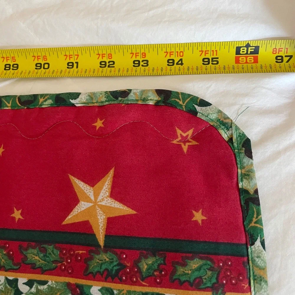 Quilted Christmas Coverlet Size Queen Santa Block Print Holly Reversible 96x84le